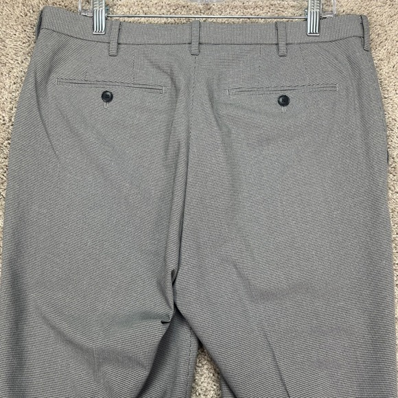 Uniqlo‎ Mens Dress Pants 34x34 Gray Houndstooth Flat Front Polyester - Picture 4 of 9